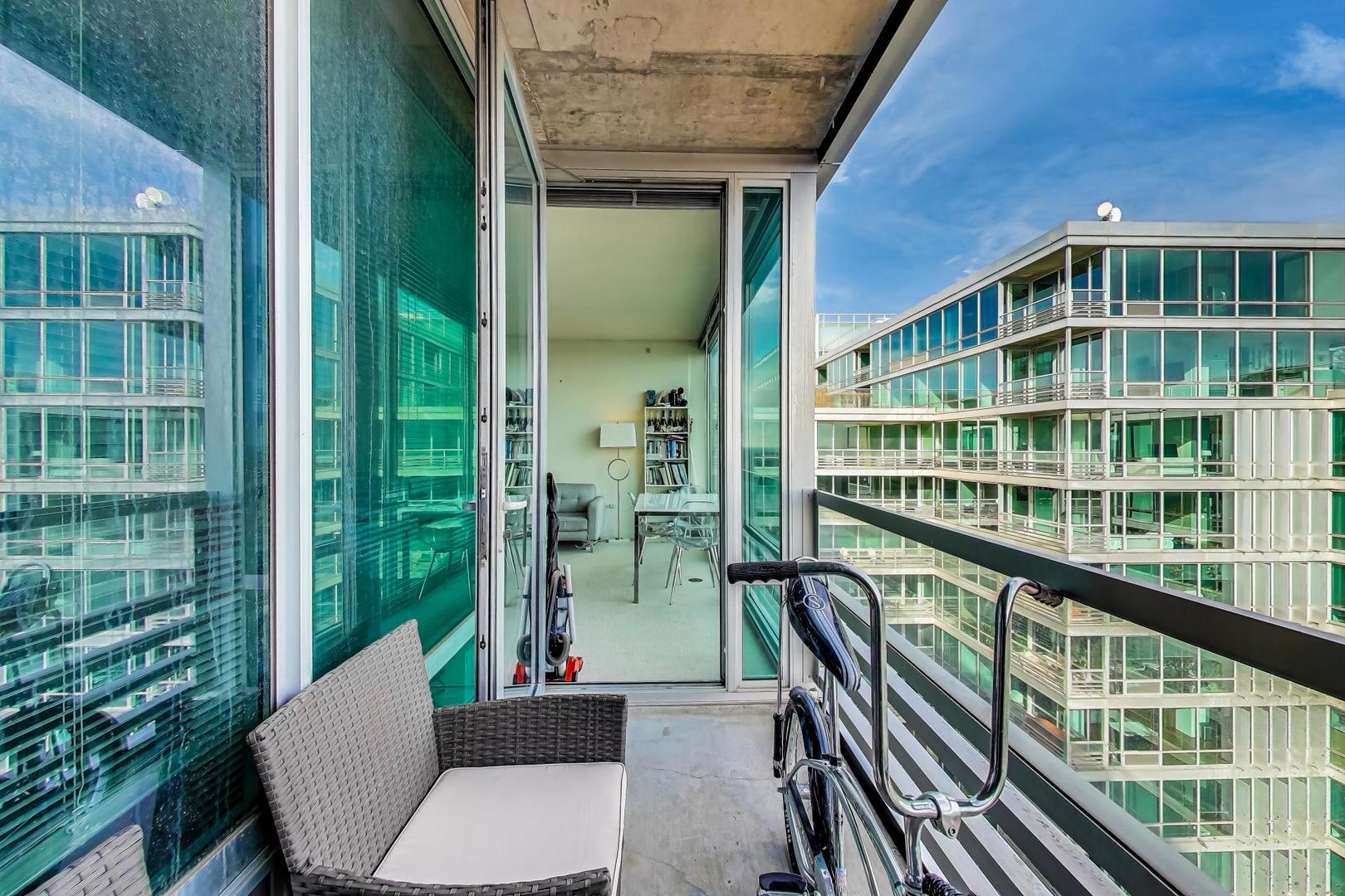 9655 Woods Drive Unit: 1807