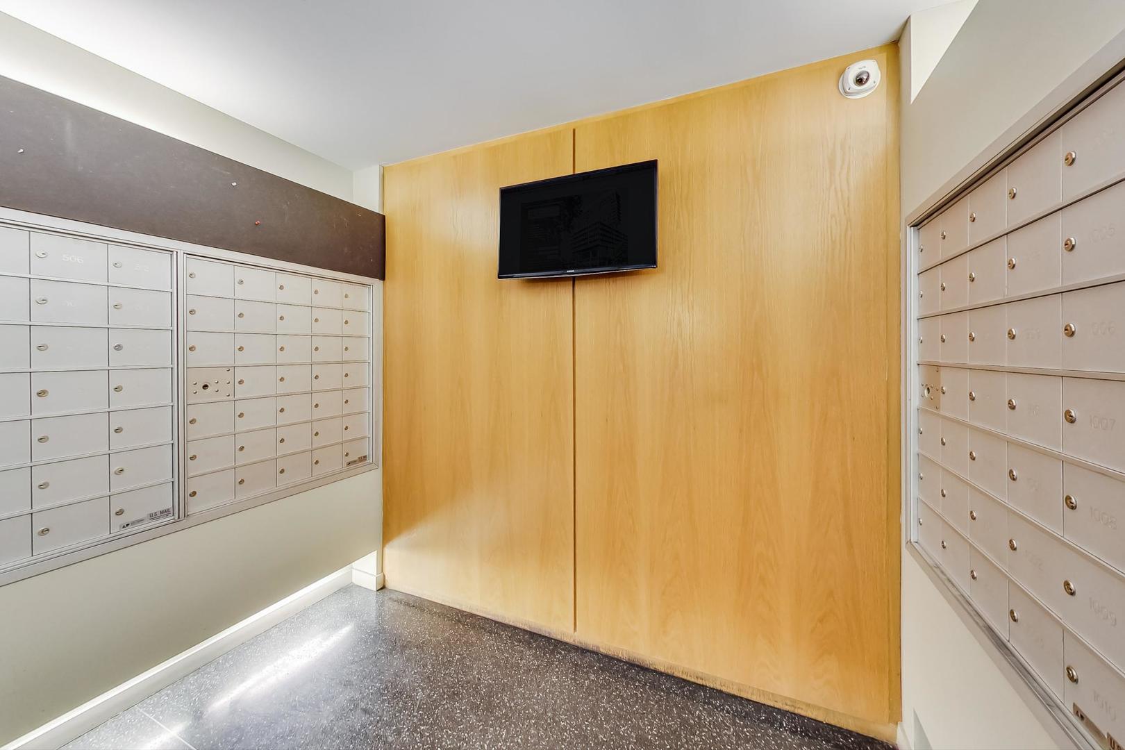 9655 Woods Drive Unit: 1807