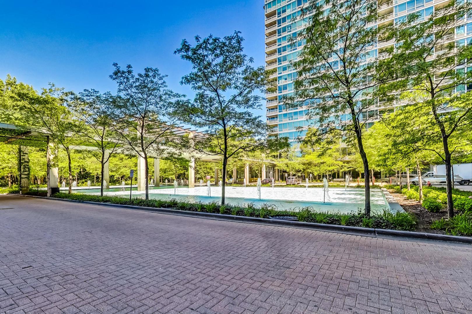 9655 Woods Drive Unit: 1807