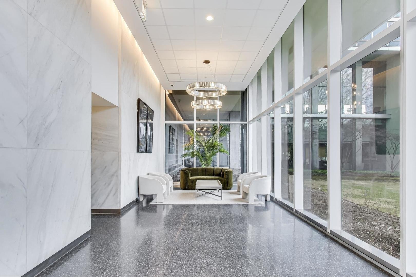 9655 Woods Drive Unit: 1807