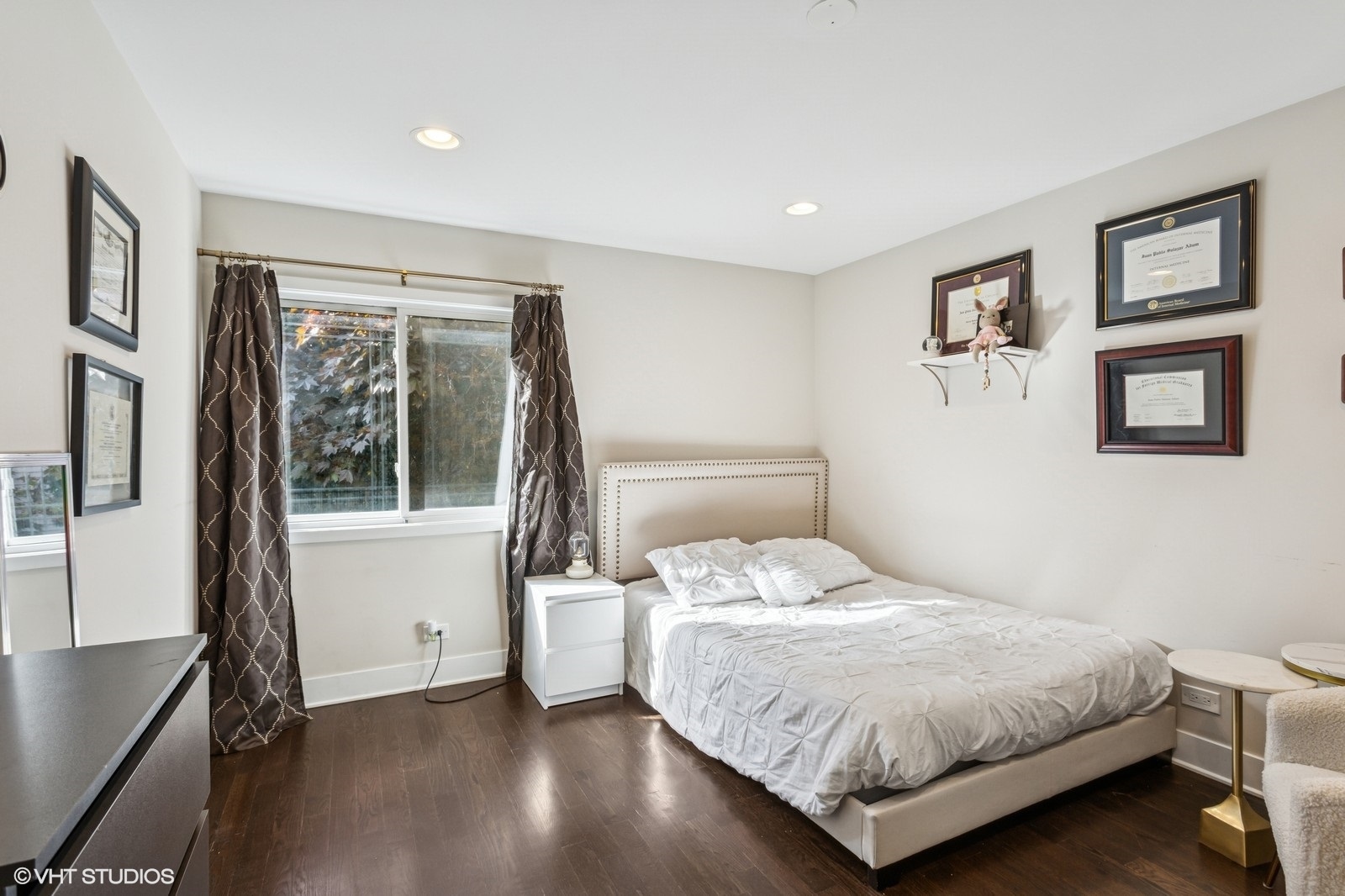 2751 Prairie Avenue