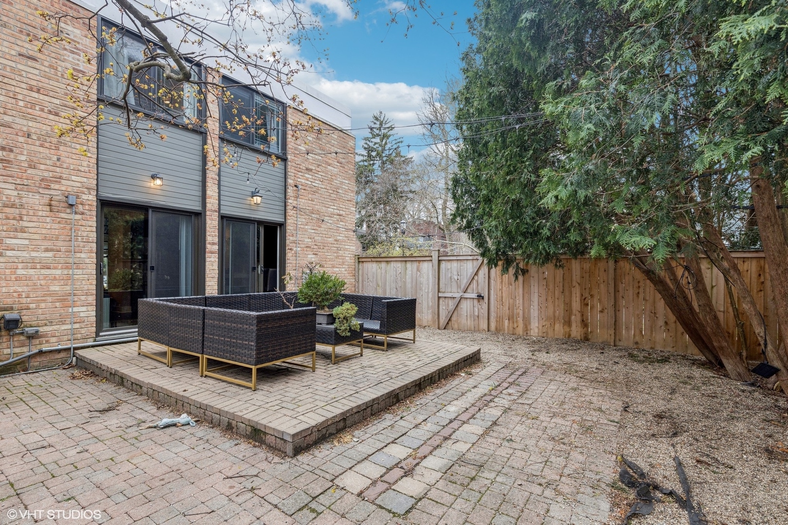 2751 Prairie Avenue