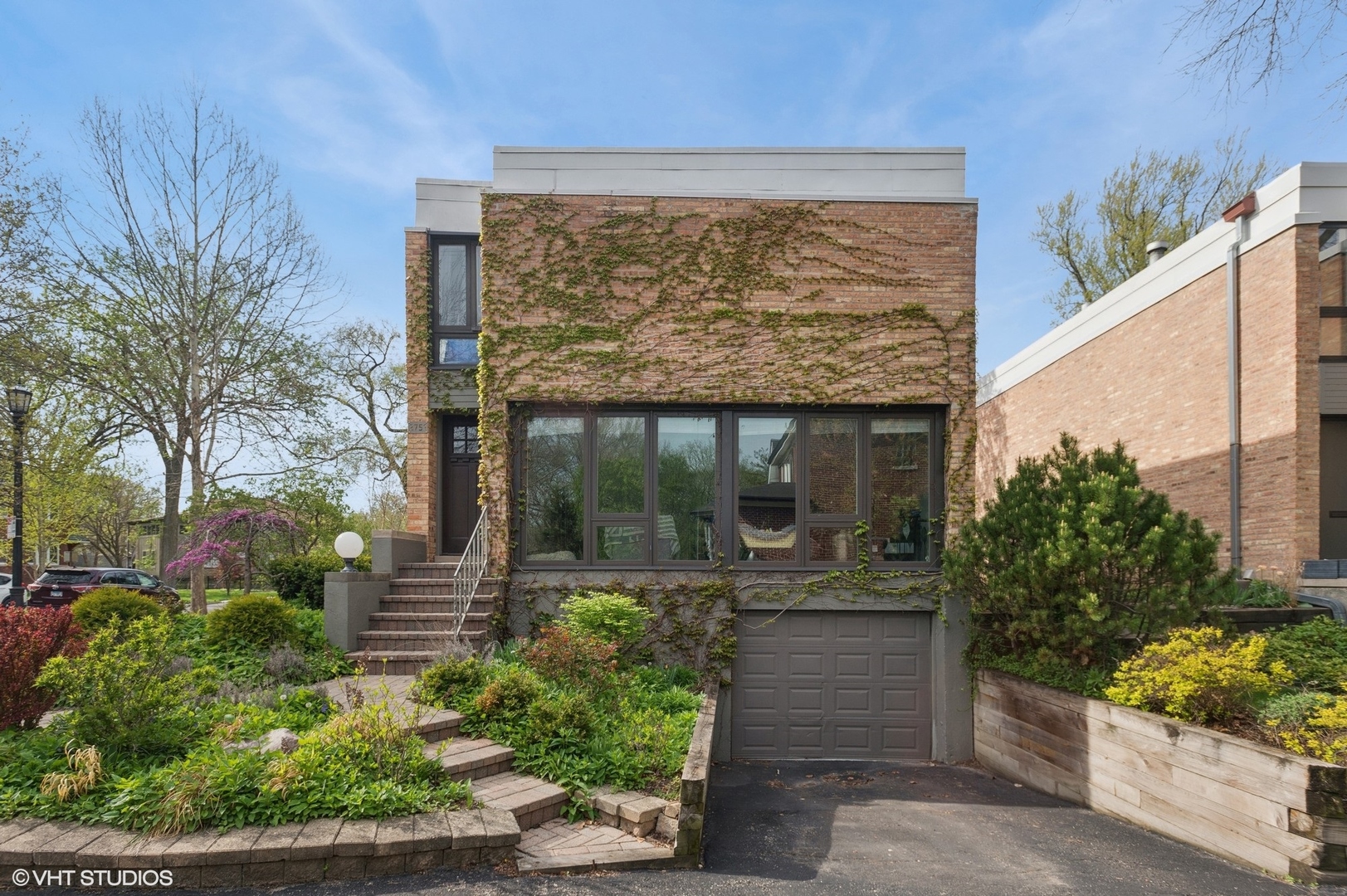 2751 Prairie Avenue
