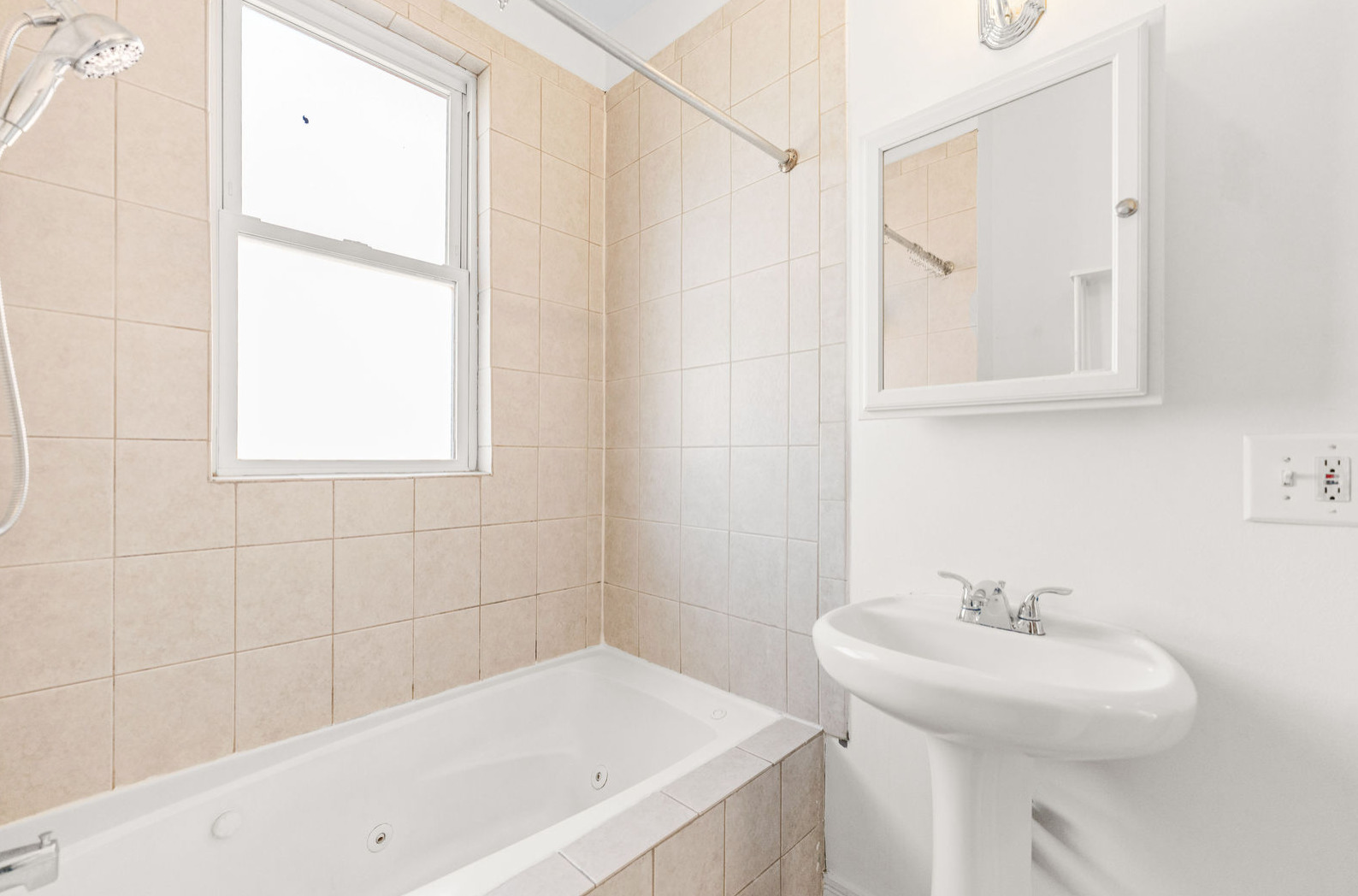3264 W Wrightwood Avenue Unit: 2