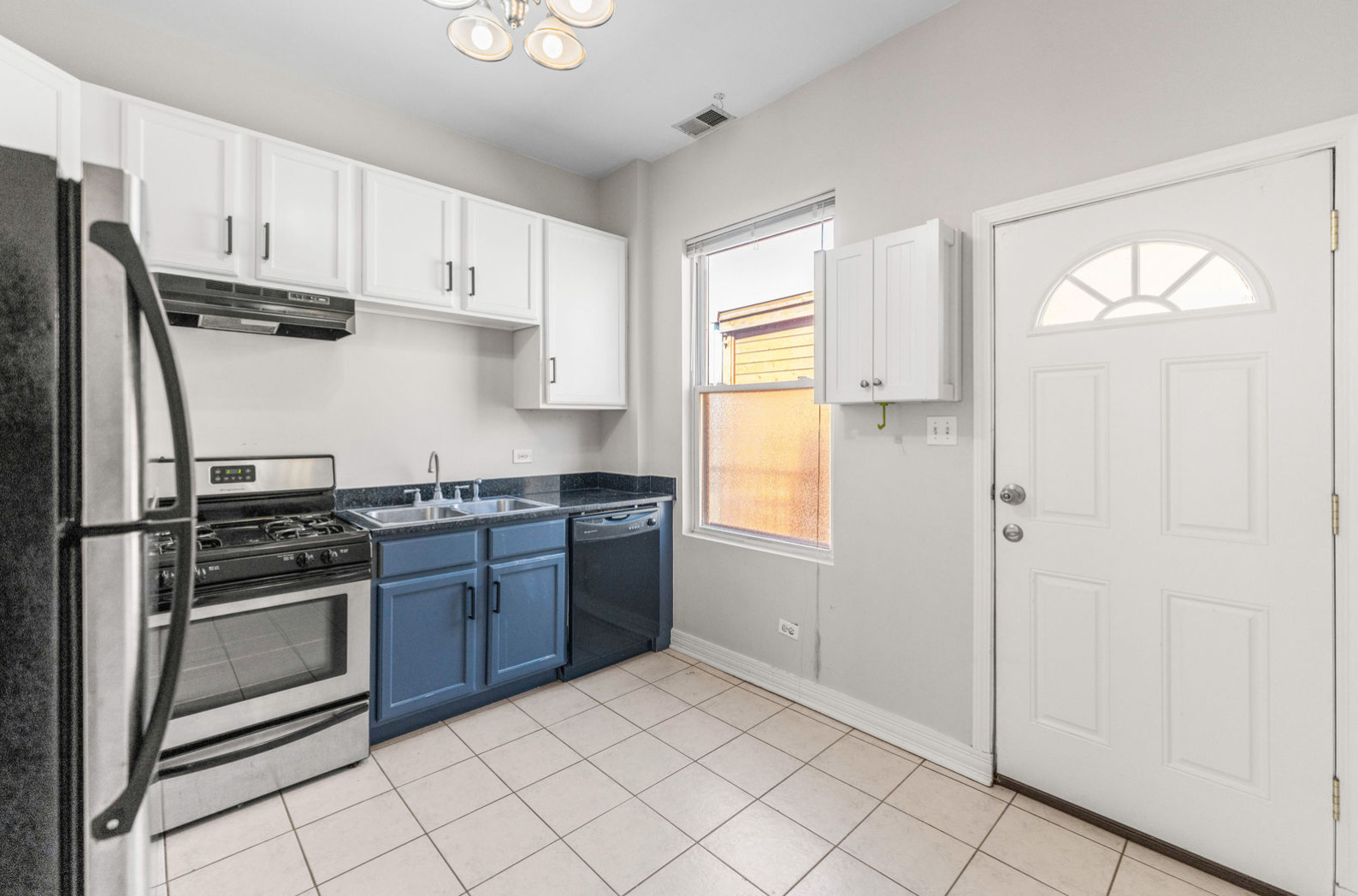 3264 W Wrightwood Avenue Unit: 2