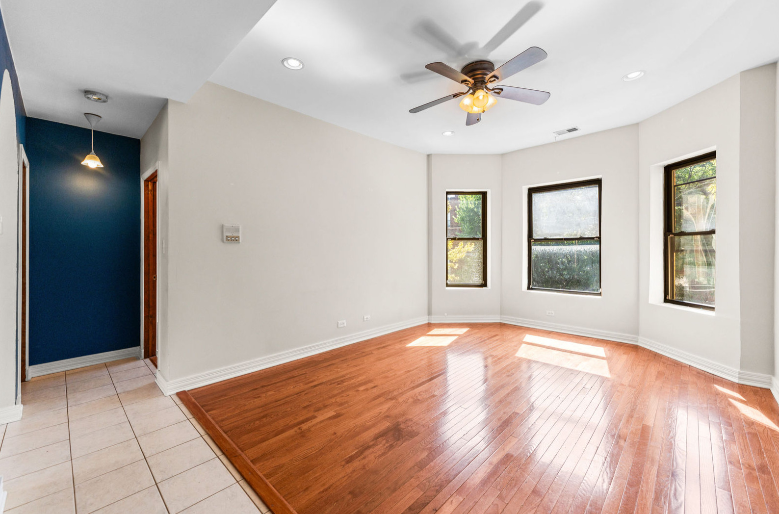 3264 W Wrightwood Avenue Unit: 2