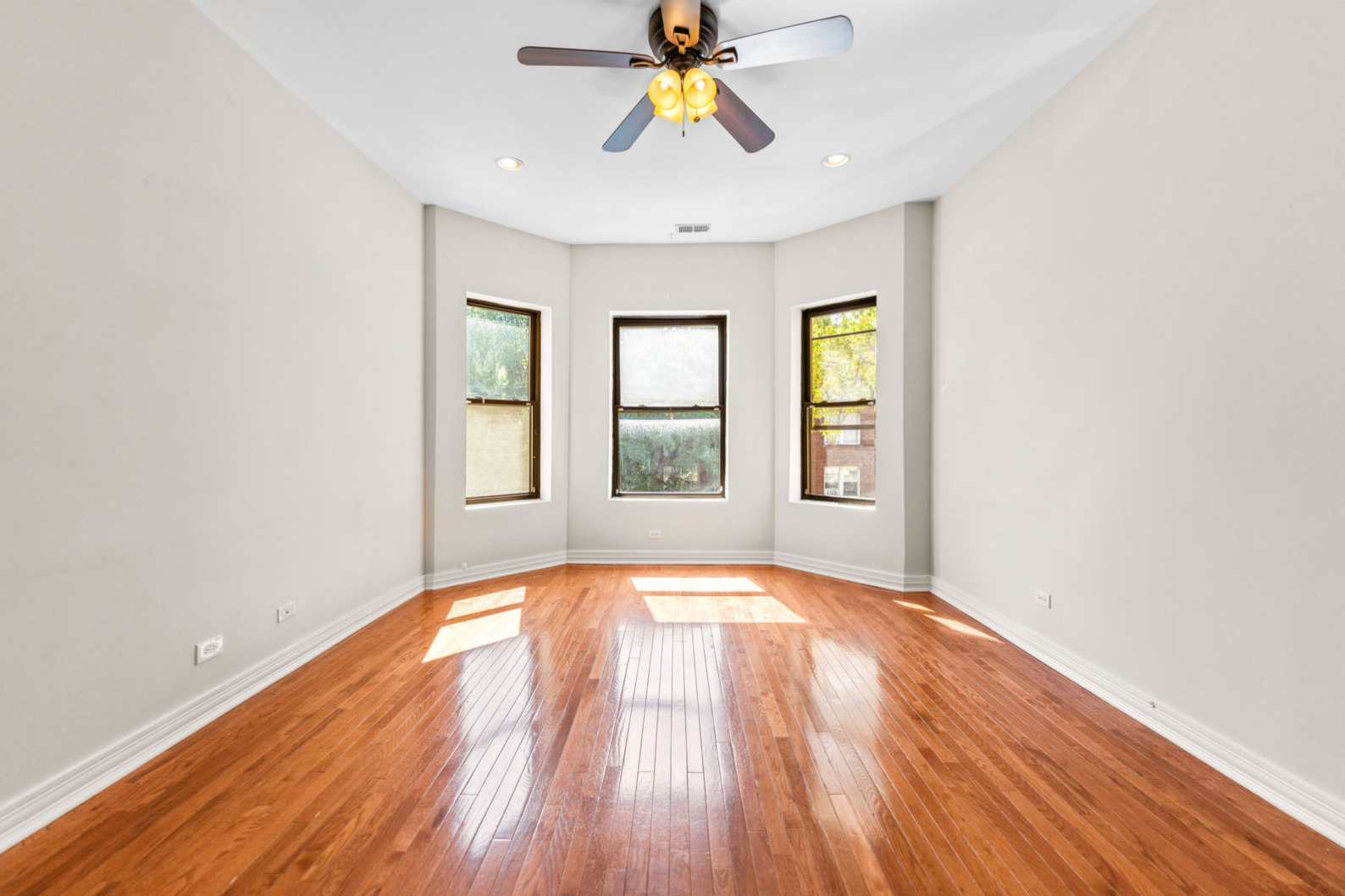 3264 W Wrightwood Avenue Unit: 2