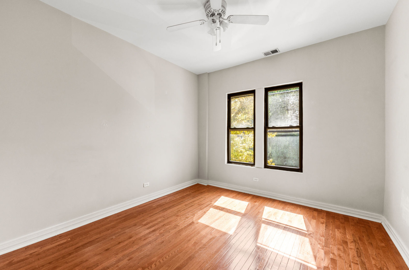 3264 W Wrightwood Avenue Unit: 2