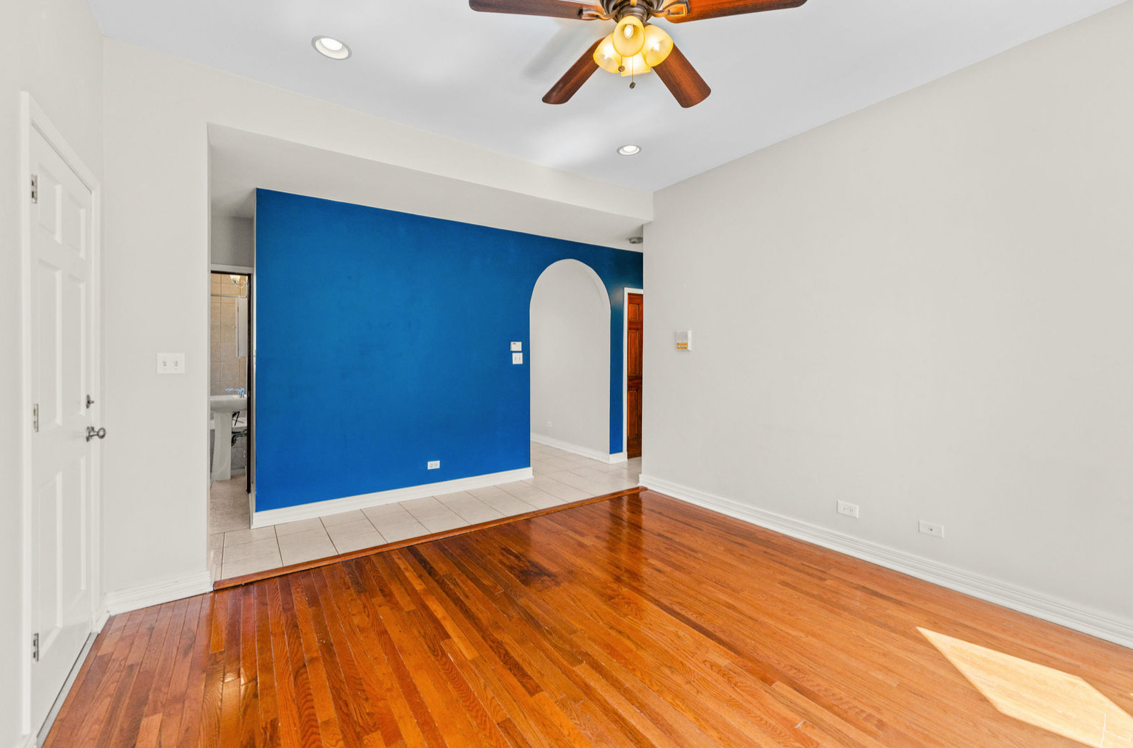 3264 W Wrightwood Avenue Unit: 2