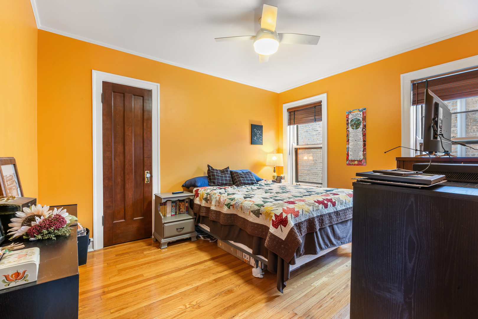 721 Hinman Avenue Unit: 2W