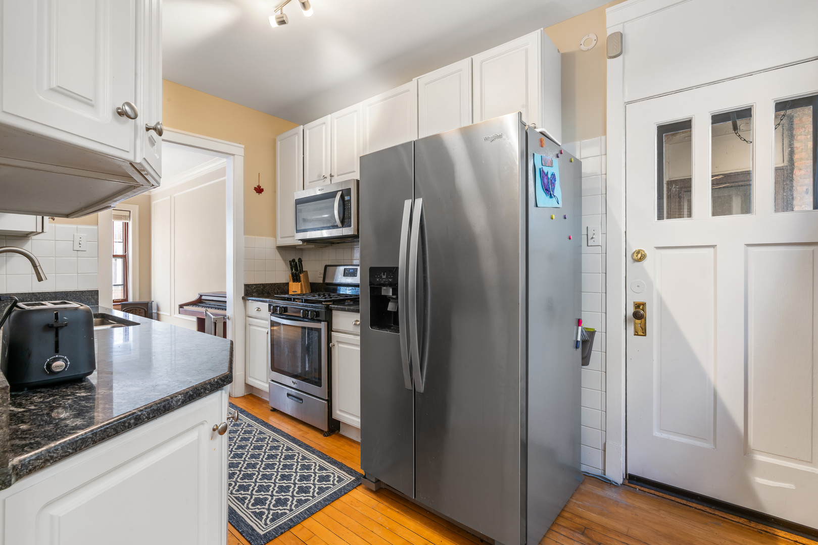 721 Hinman Avenue Unit: 2W