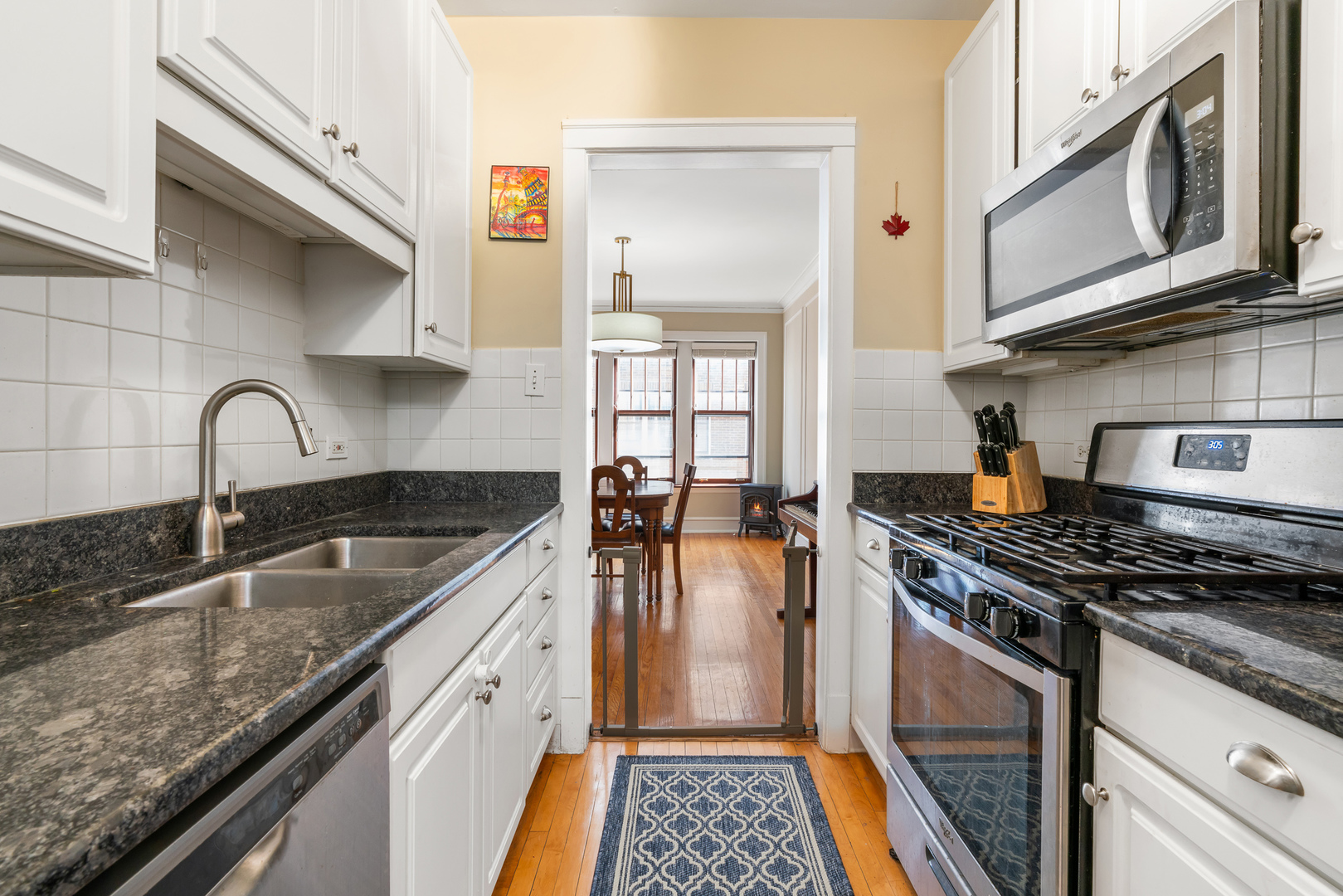 721 Hinman Avenue Unit: 2W