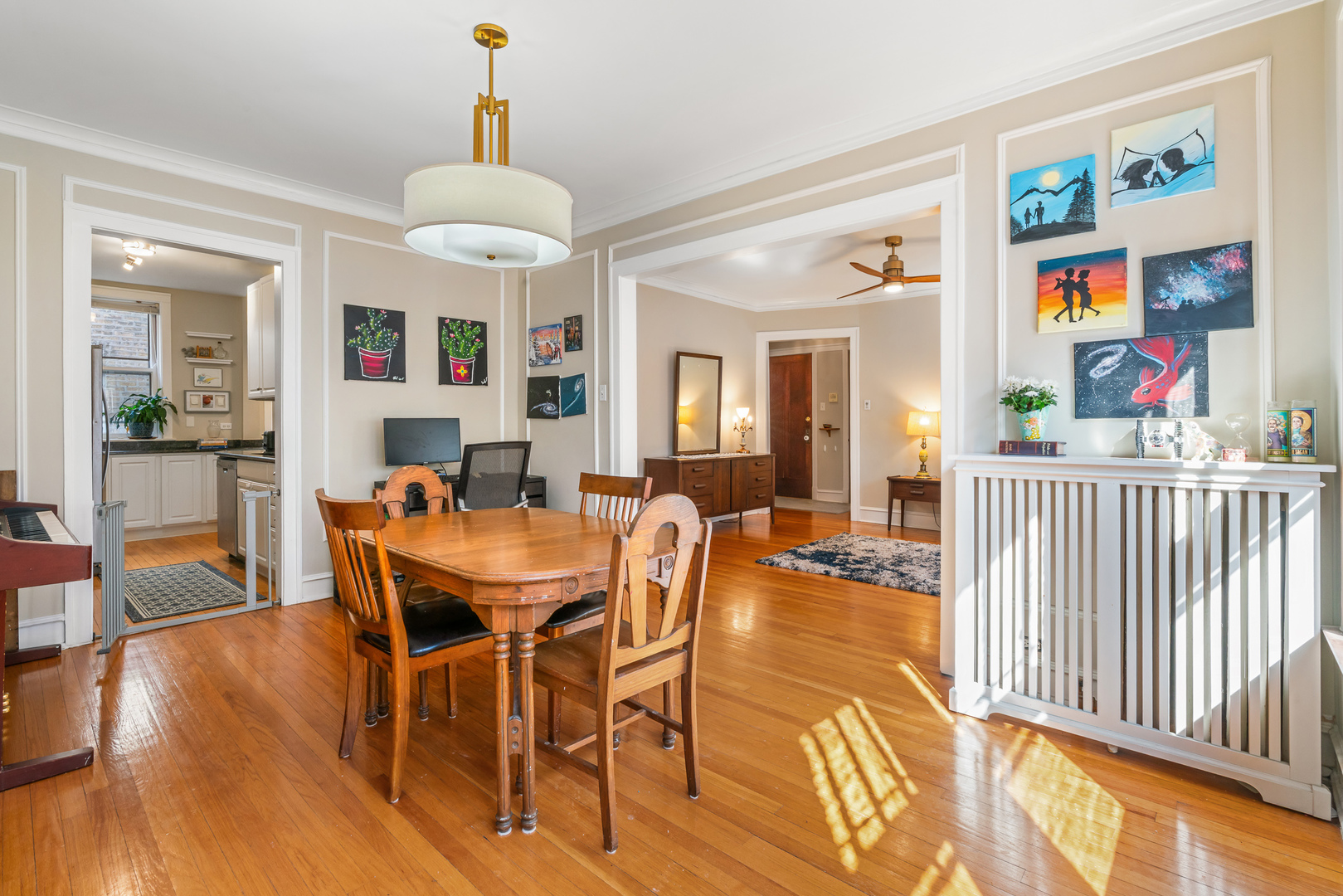 721 Hinman Avenue Unit: 2W