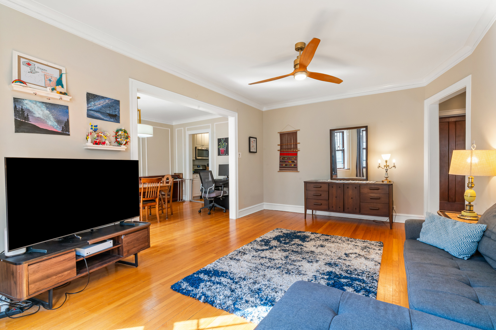 721 Hinman Avenue Unit: 2W