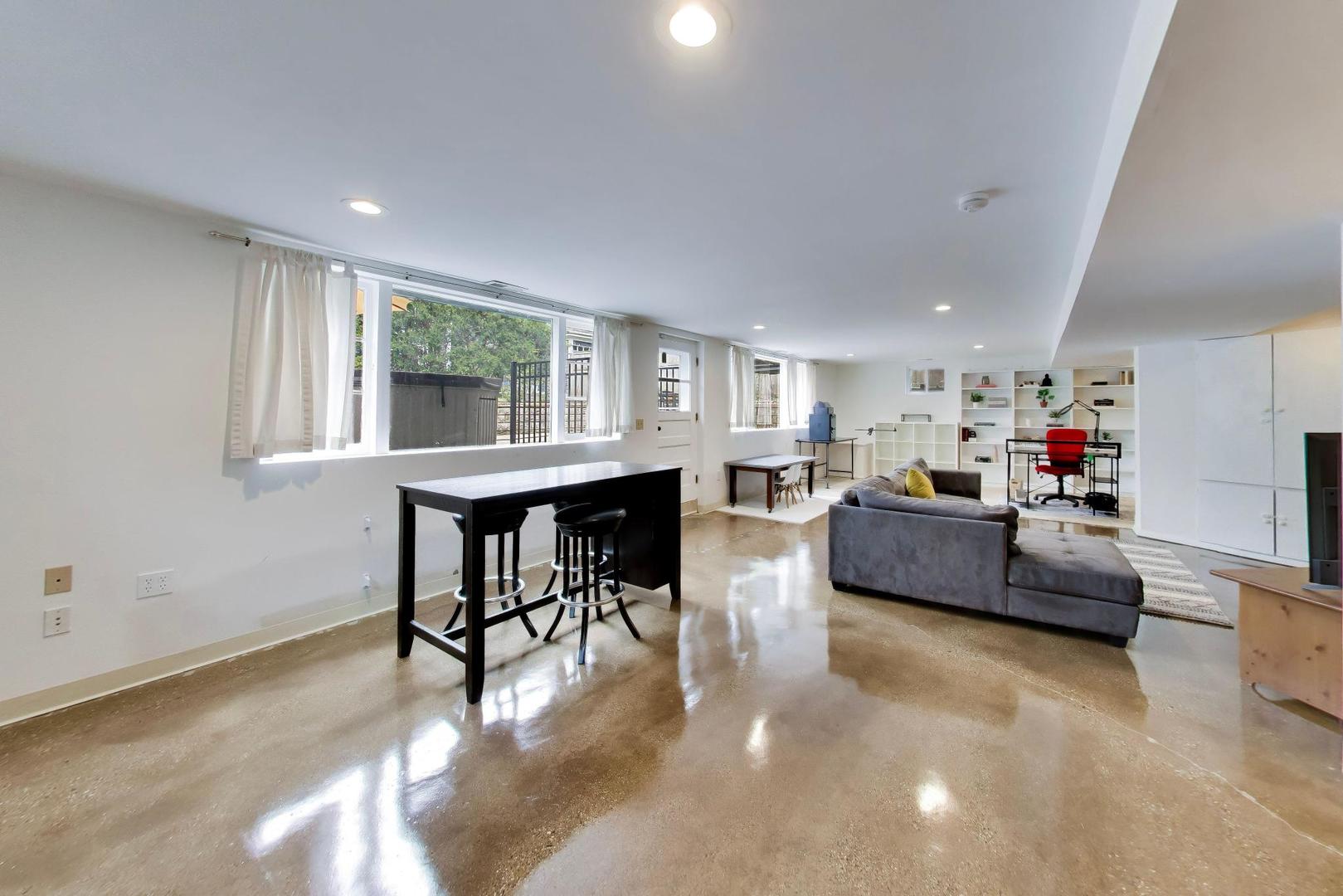 2038 Highland Avenue