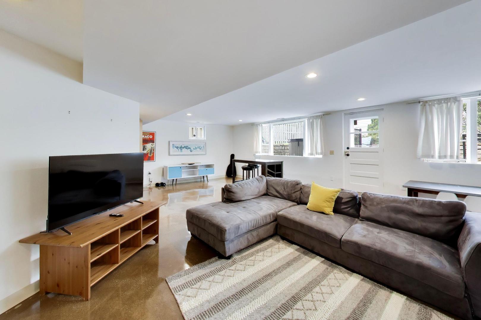 2038 Highland Avenue