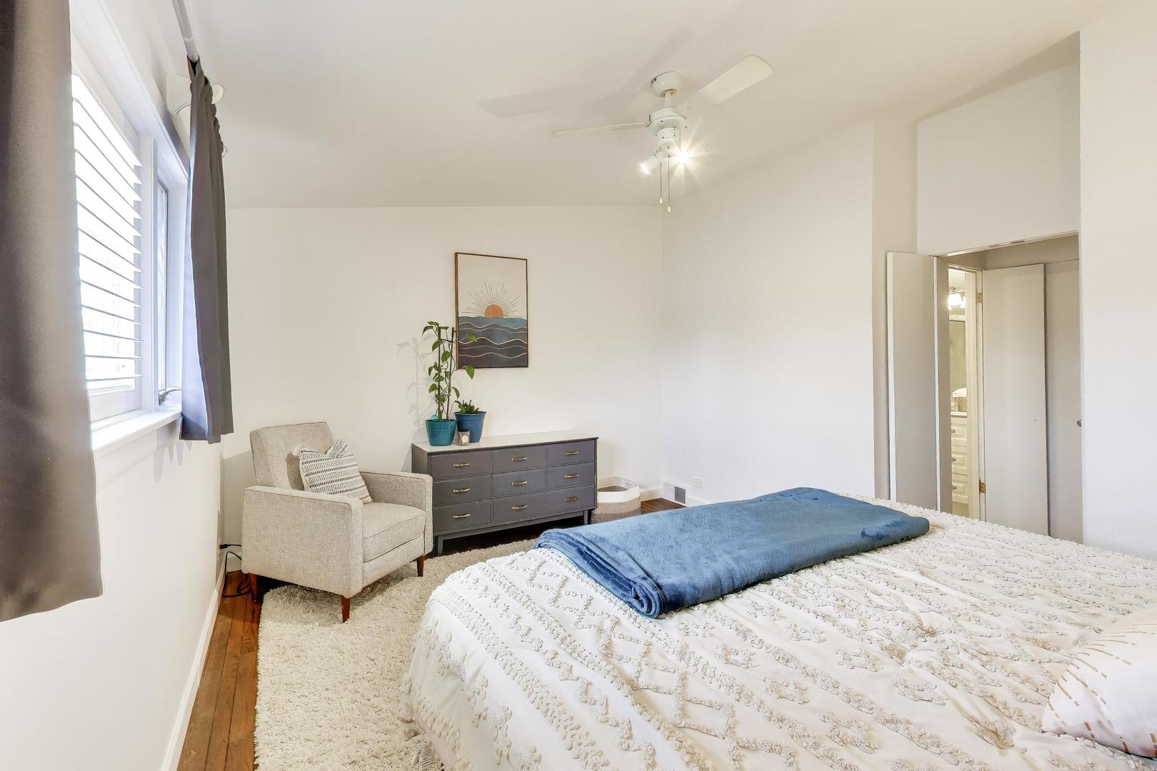 276 Crestwood Village
