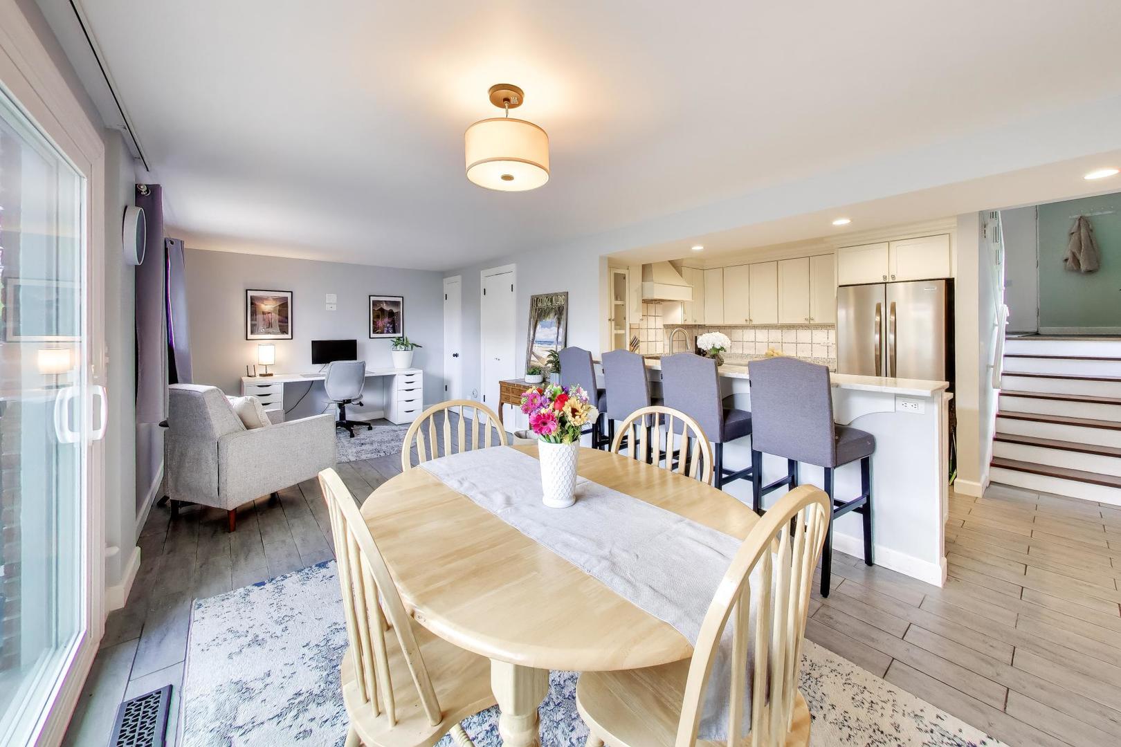 276 Crestwood Village