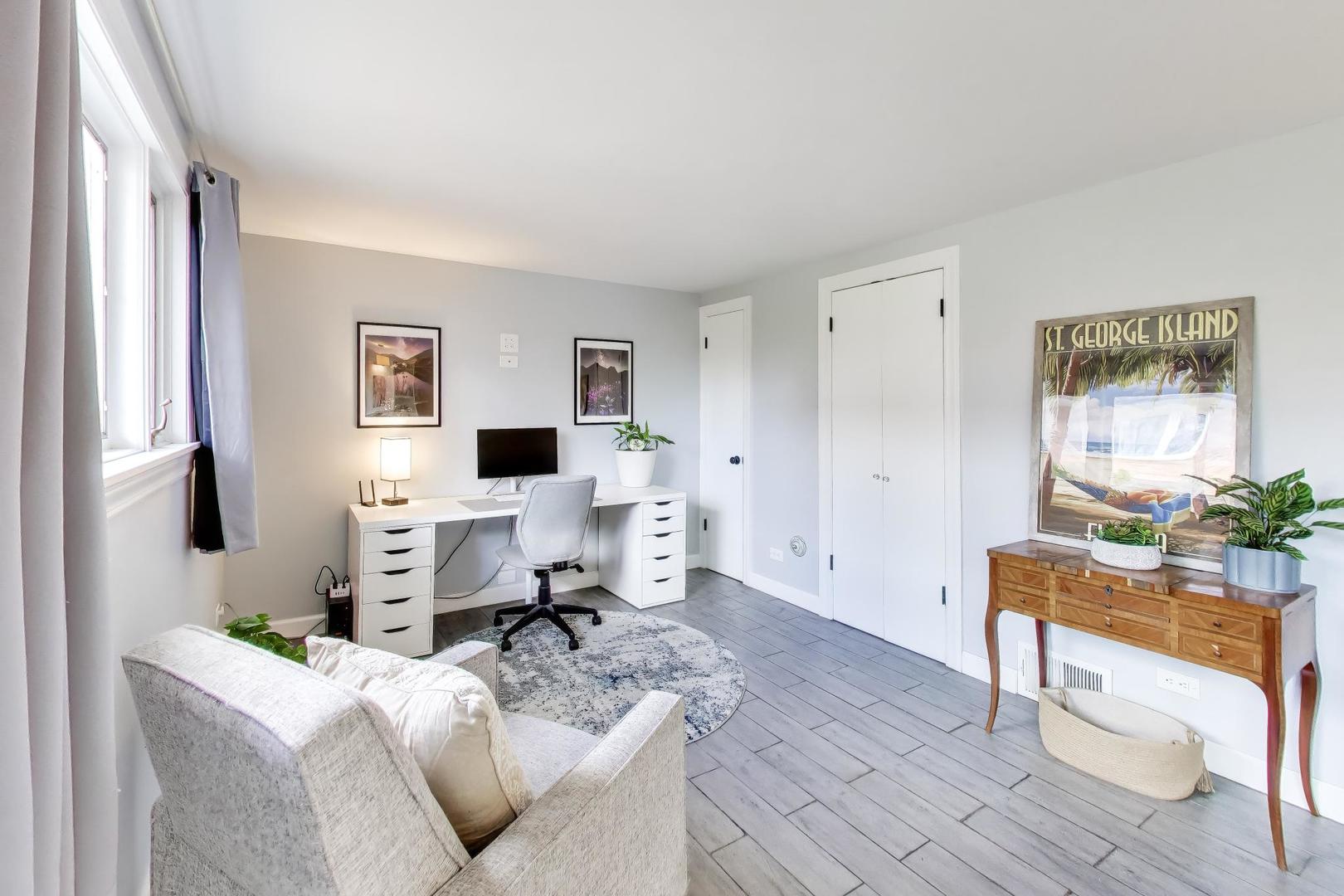 276 Crestwood Village