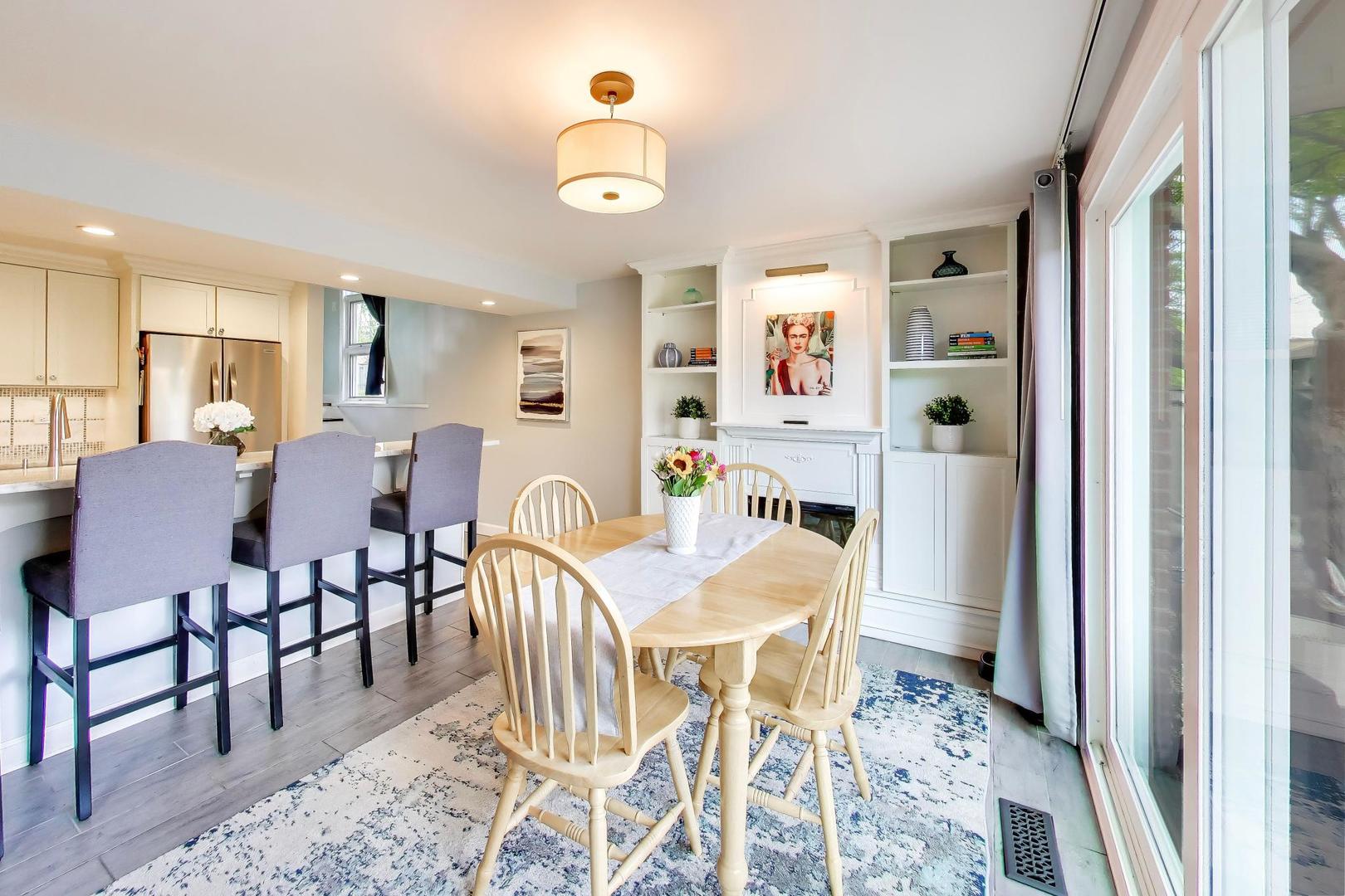 276 Crestwood Village