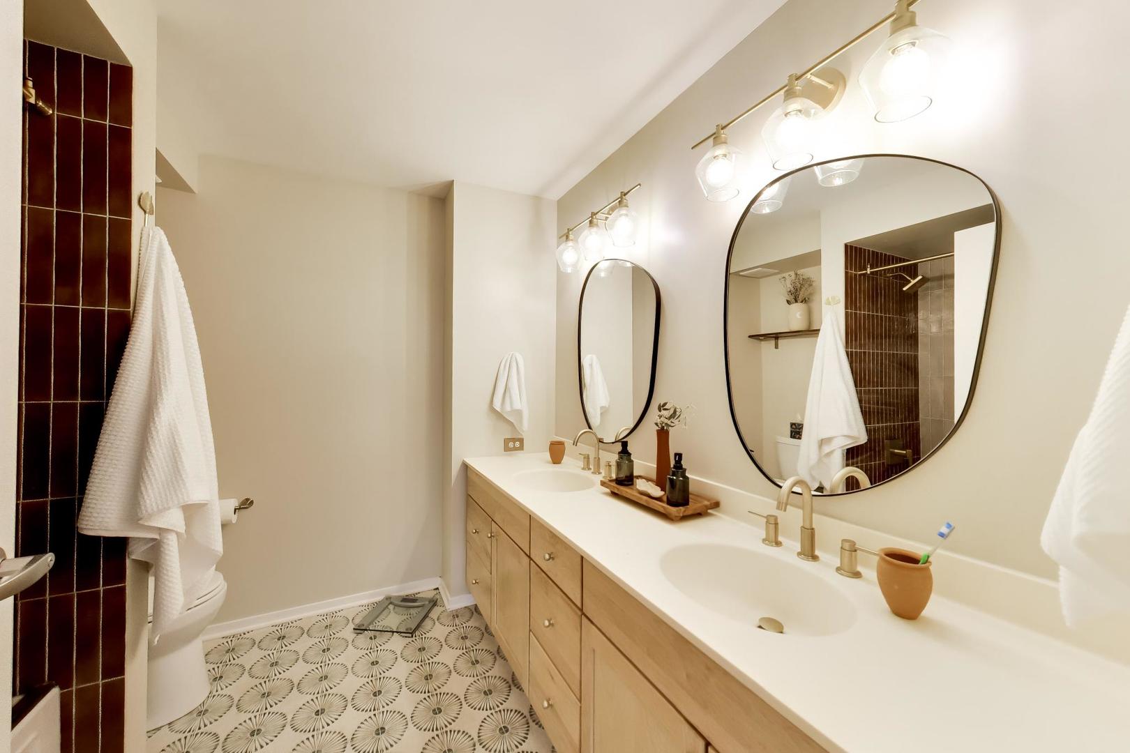 9655 Woods Drive Unit: 403