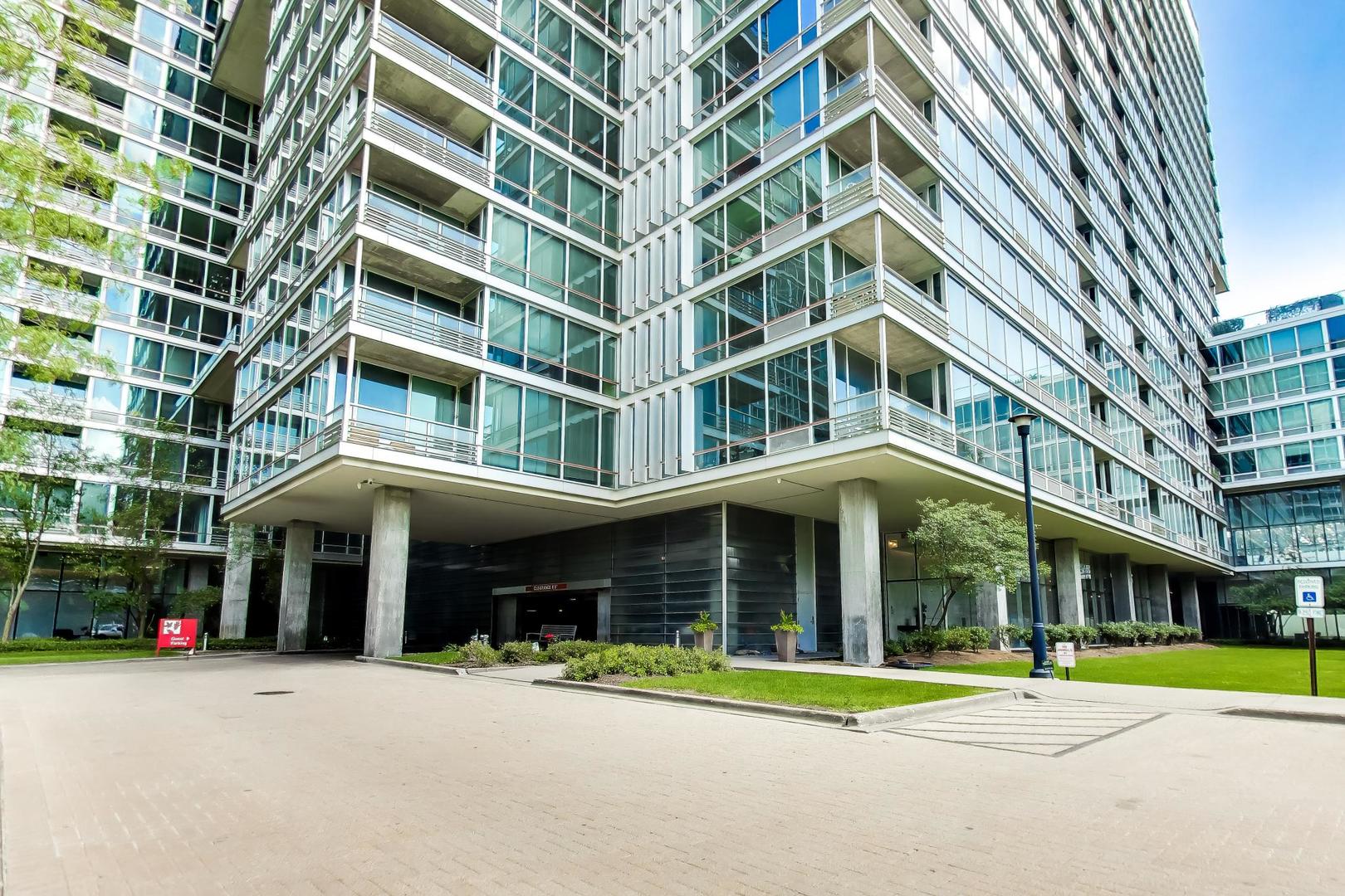 9655 Woods Drive Unit: 403