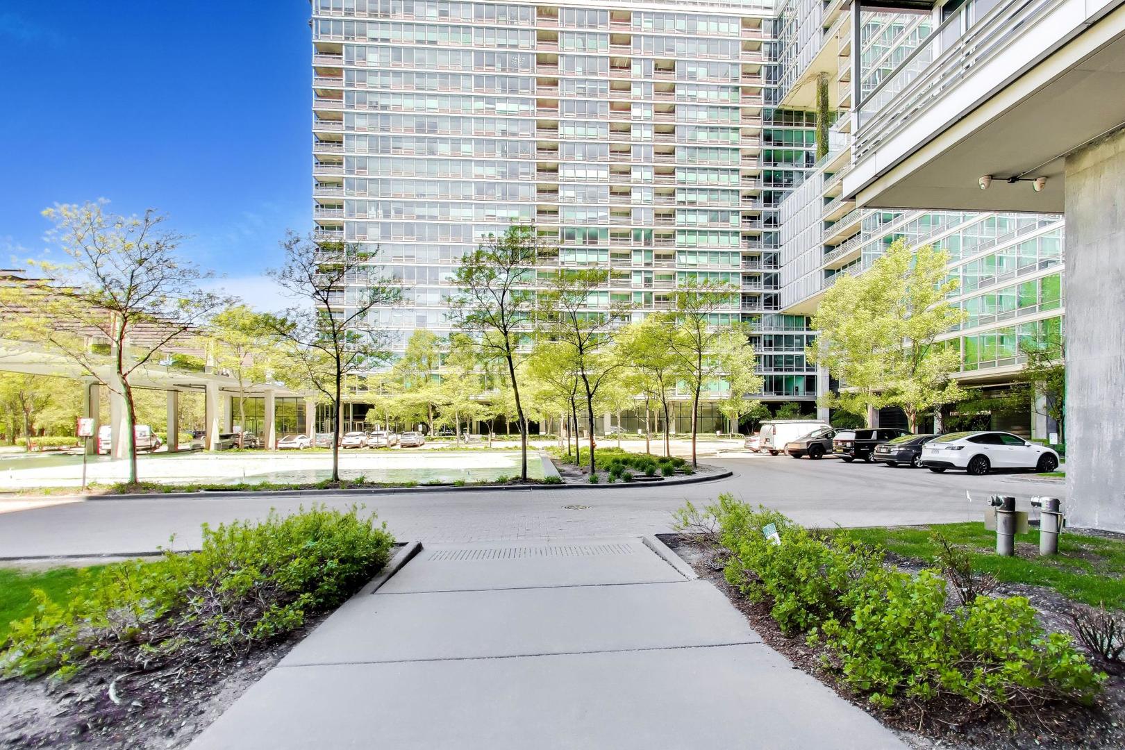 9655 Woods Drive Unit: 403