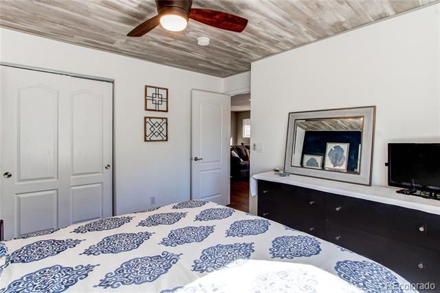 11043 Valleybrook Circle