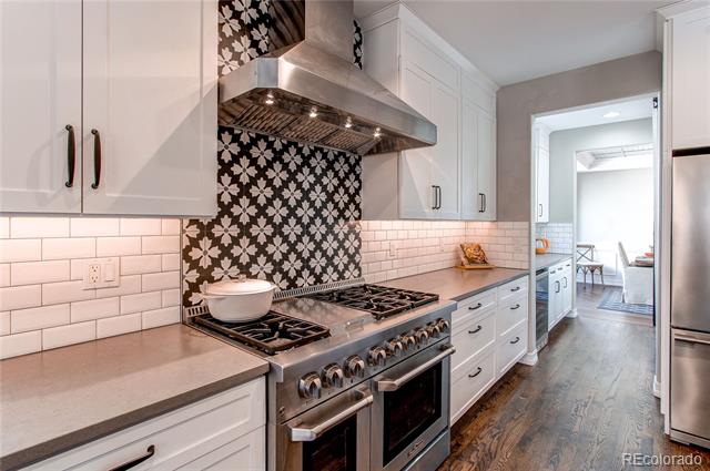 11043 Valleybrook Circle