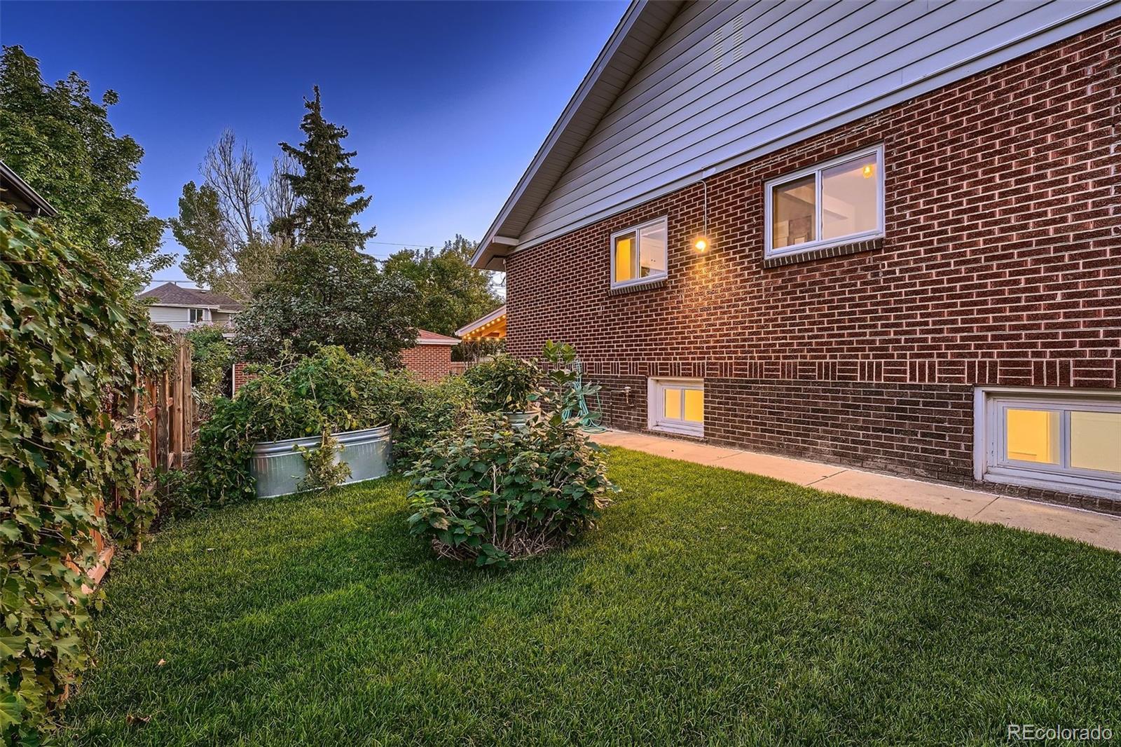 2950 W 39th Avenue