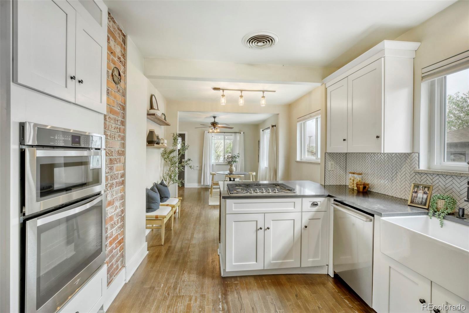 2950 W 39th Avenue