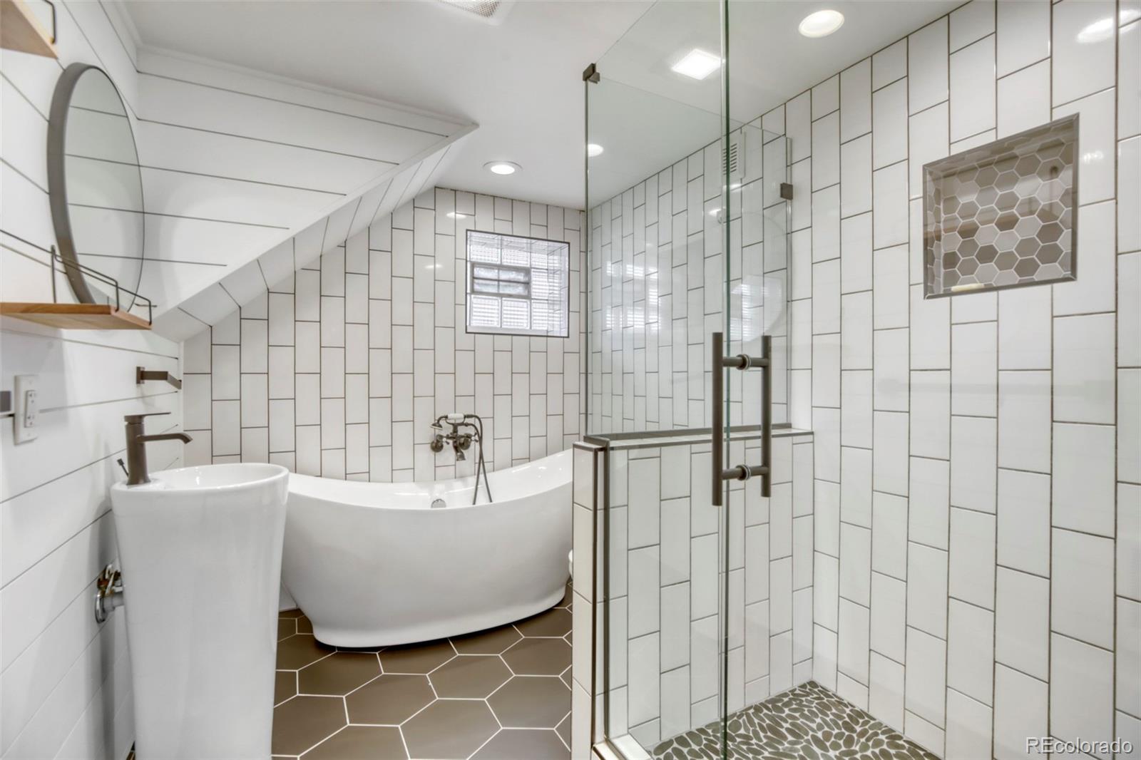 2950 W 39th Avenue