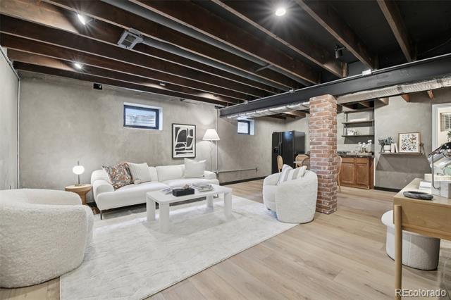8262 Johnson Court