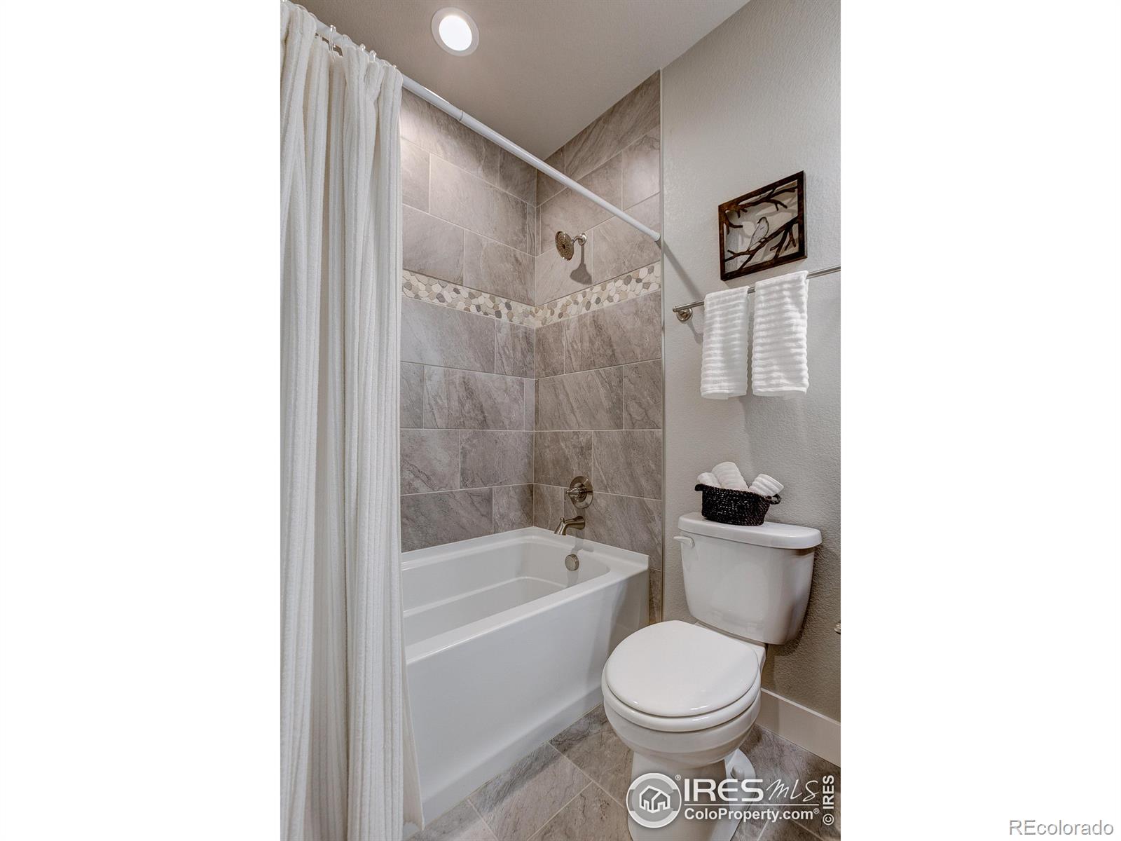 4112 Trapper Lake Drive