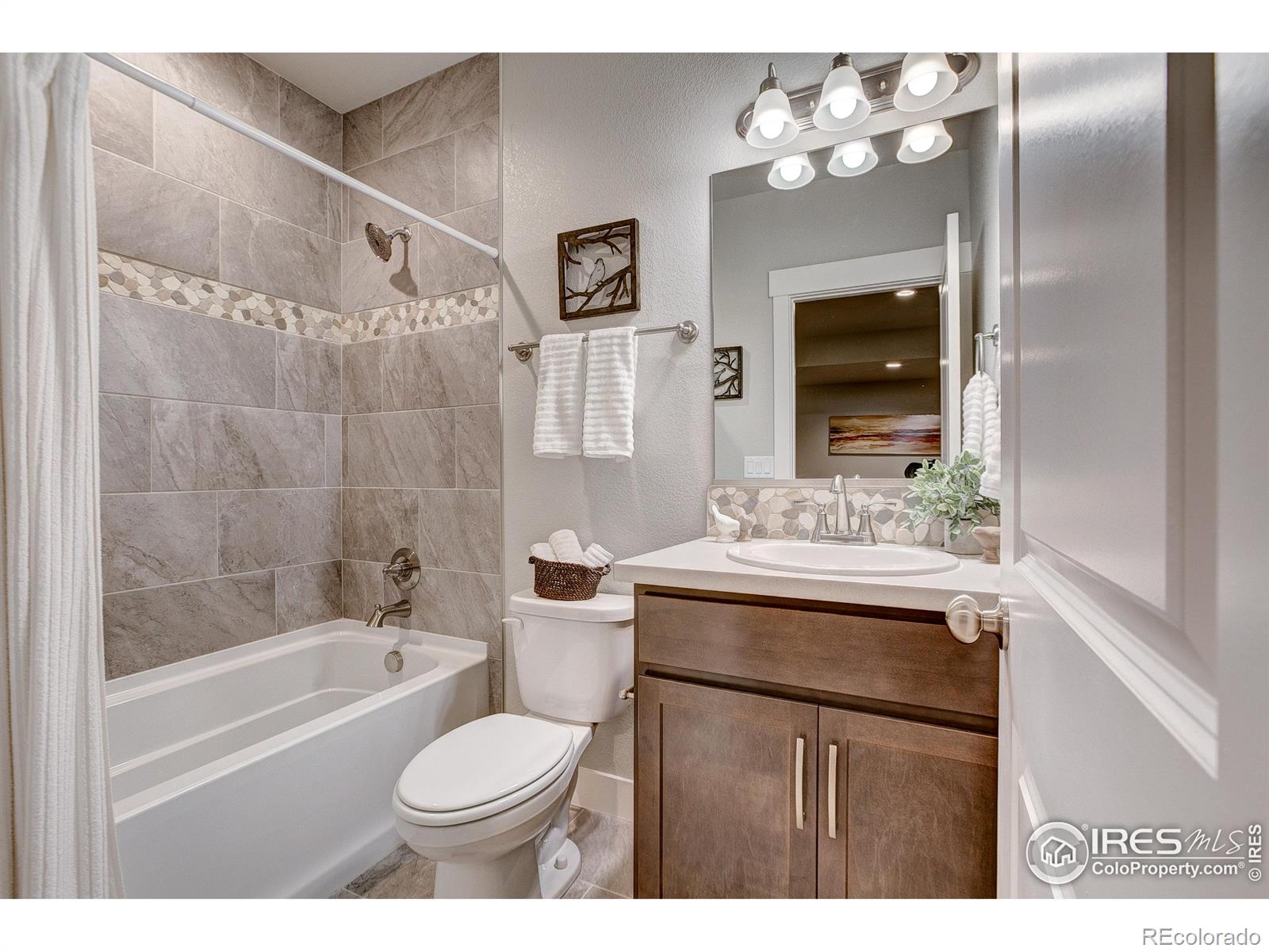 4112 Trapper Lake Drive