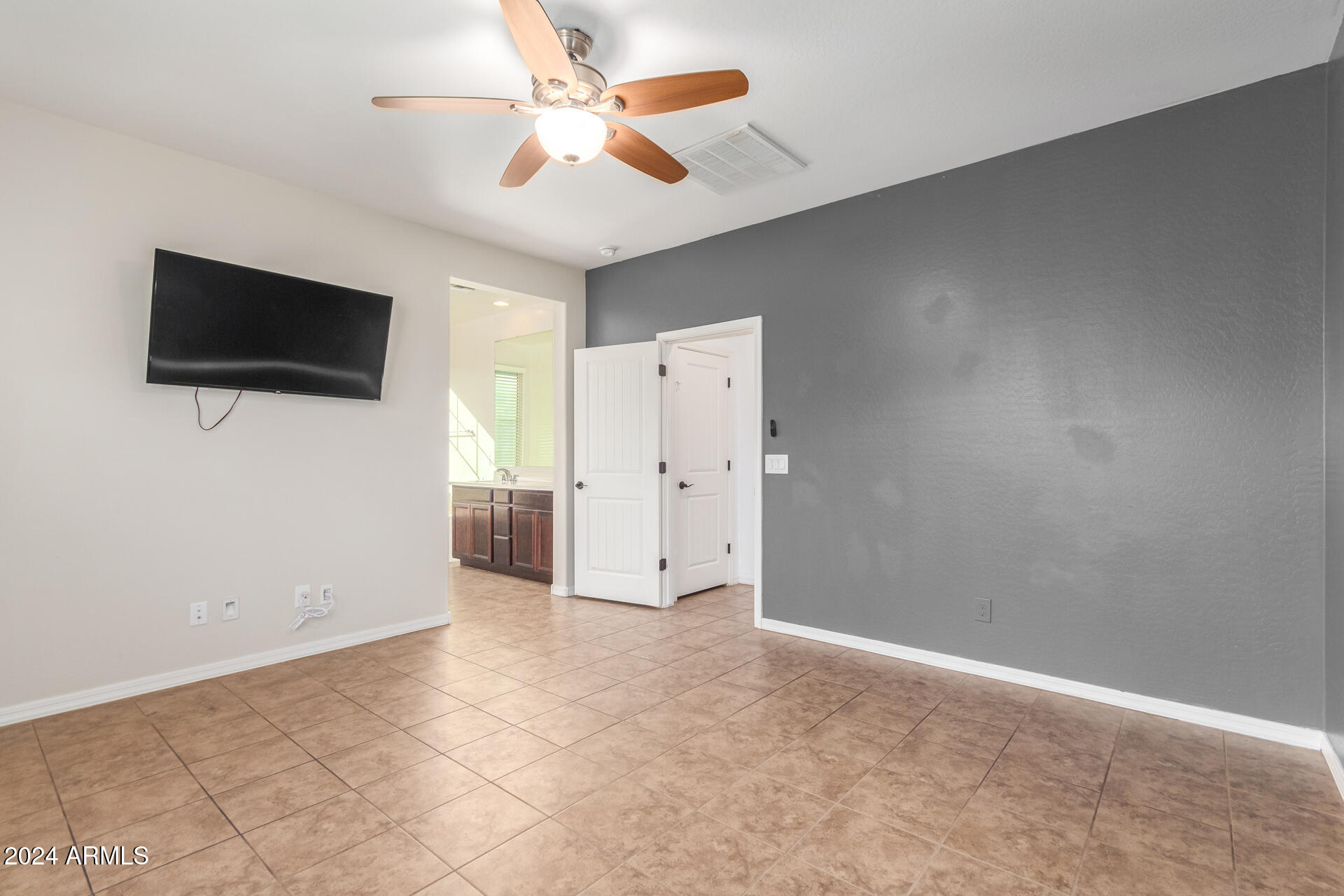 293 N CROSSCREEK Drive