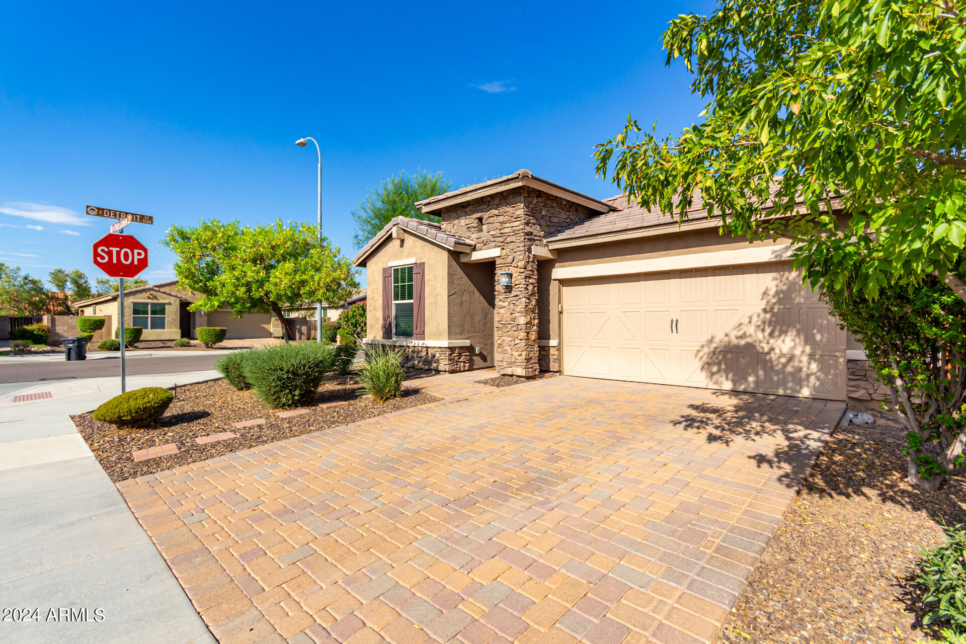 293 N CROSSCREEK Drive