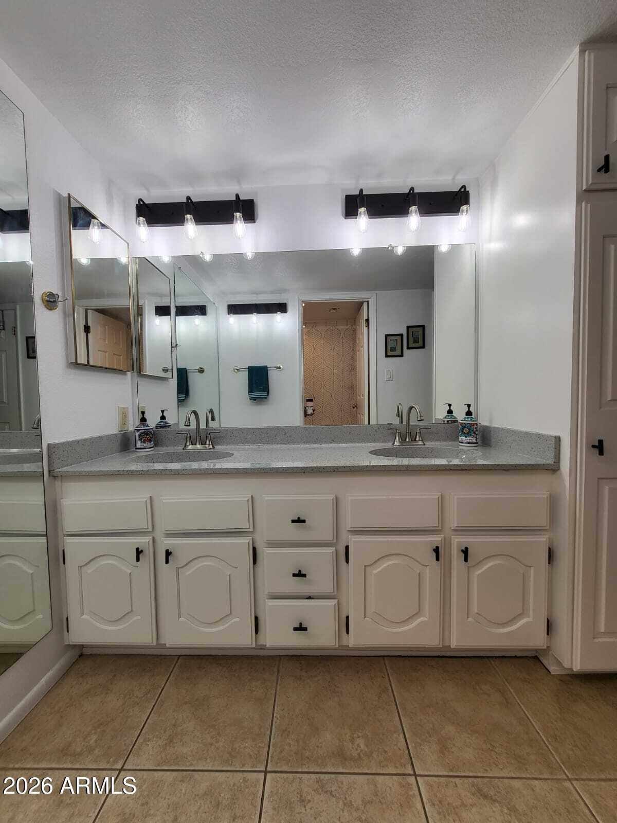 12222 N PARADISE VILLAGE Parkway S 103