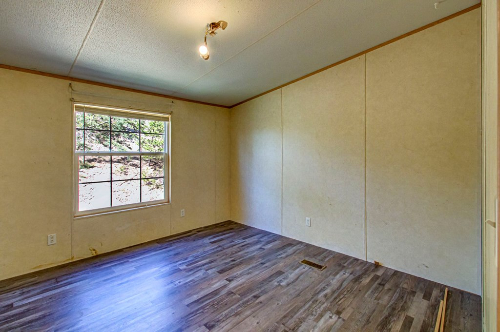 2035 Mountain Spring Way Way