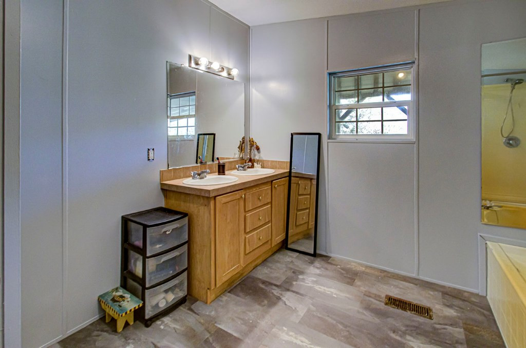 2035 Mountain Spring Way Way