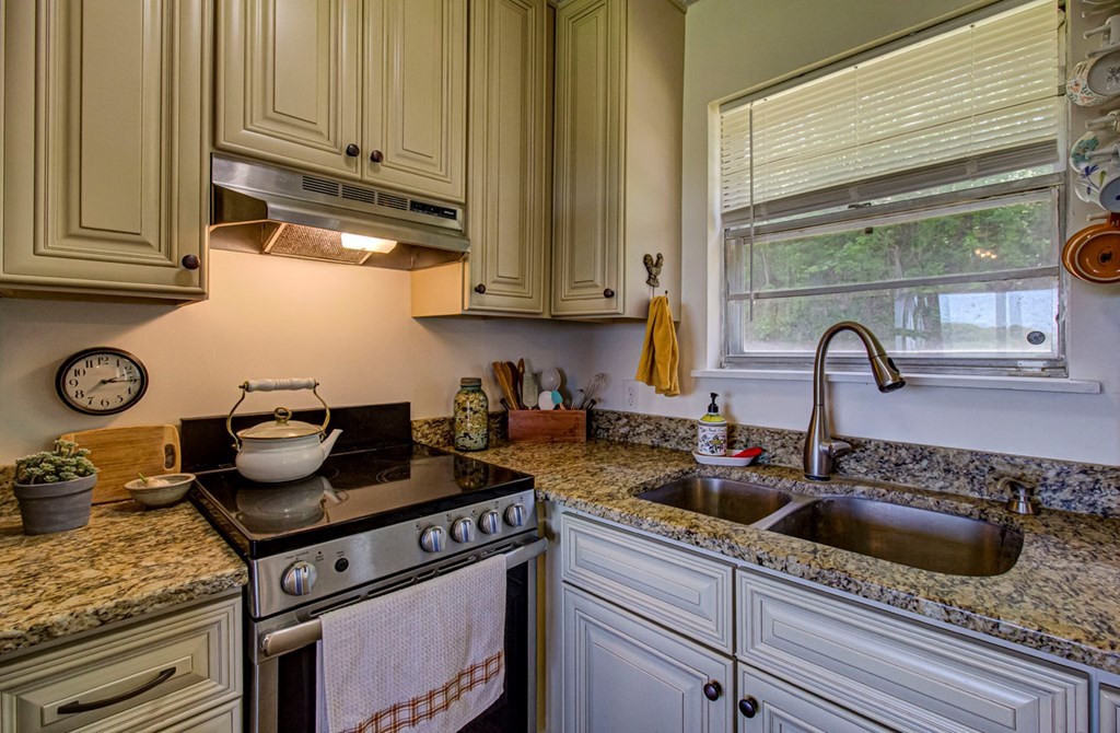 1714 Mountain Drive Drive