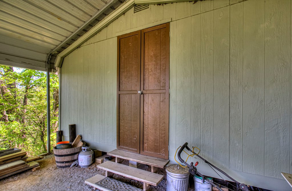 1714 Mountain Drive Drive