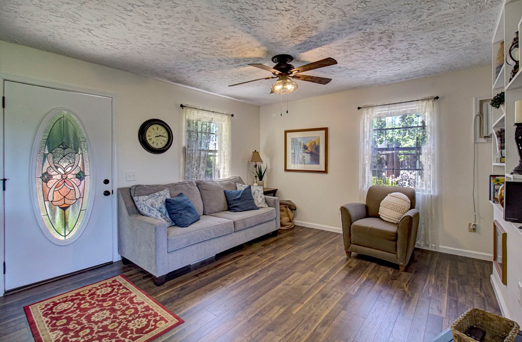 1714 Mountain Drive Drive