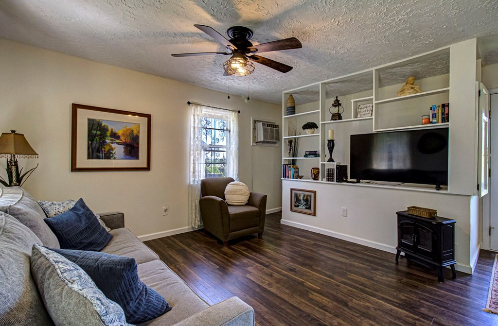 1714 Mountain Drive Drive