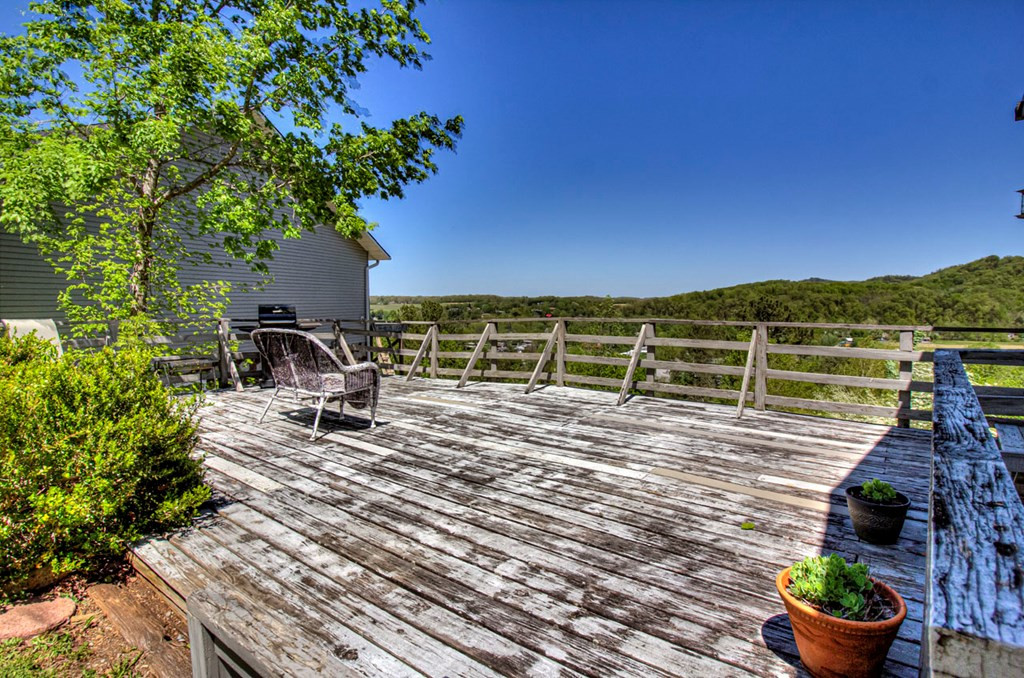 1714 Mountain Drive Drive