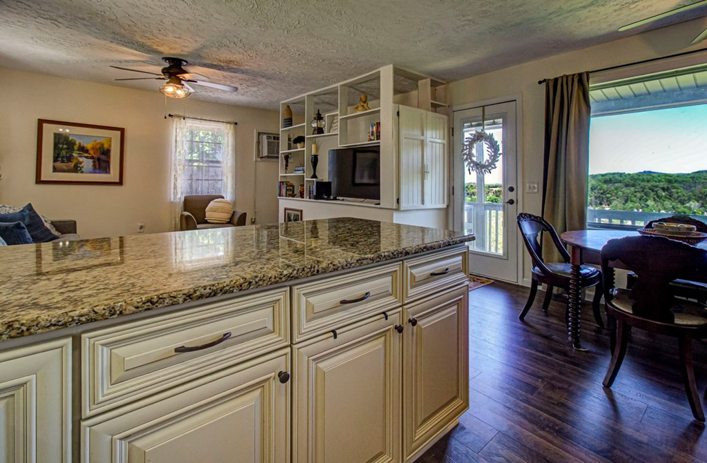 1714 Mountain Drive Drive