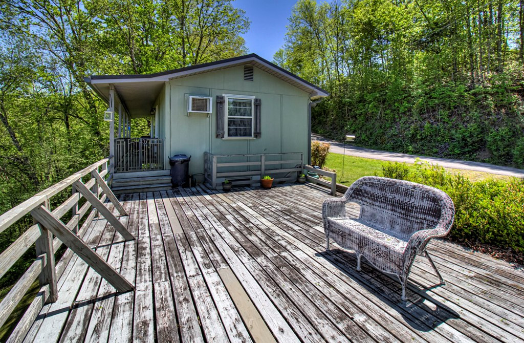 1714 Mountain Drive Drive