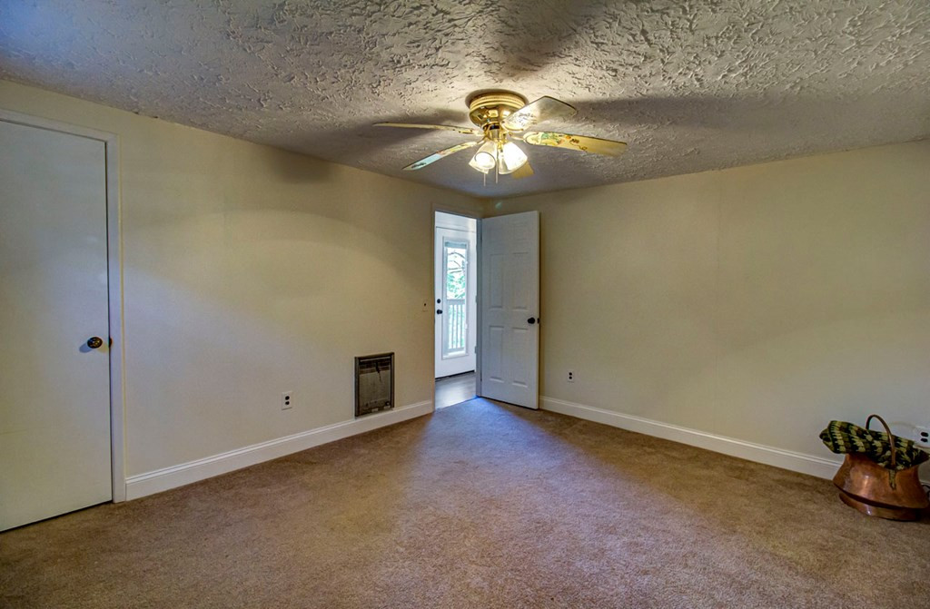 1714 Mountain Drive Drive