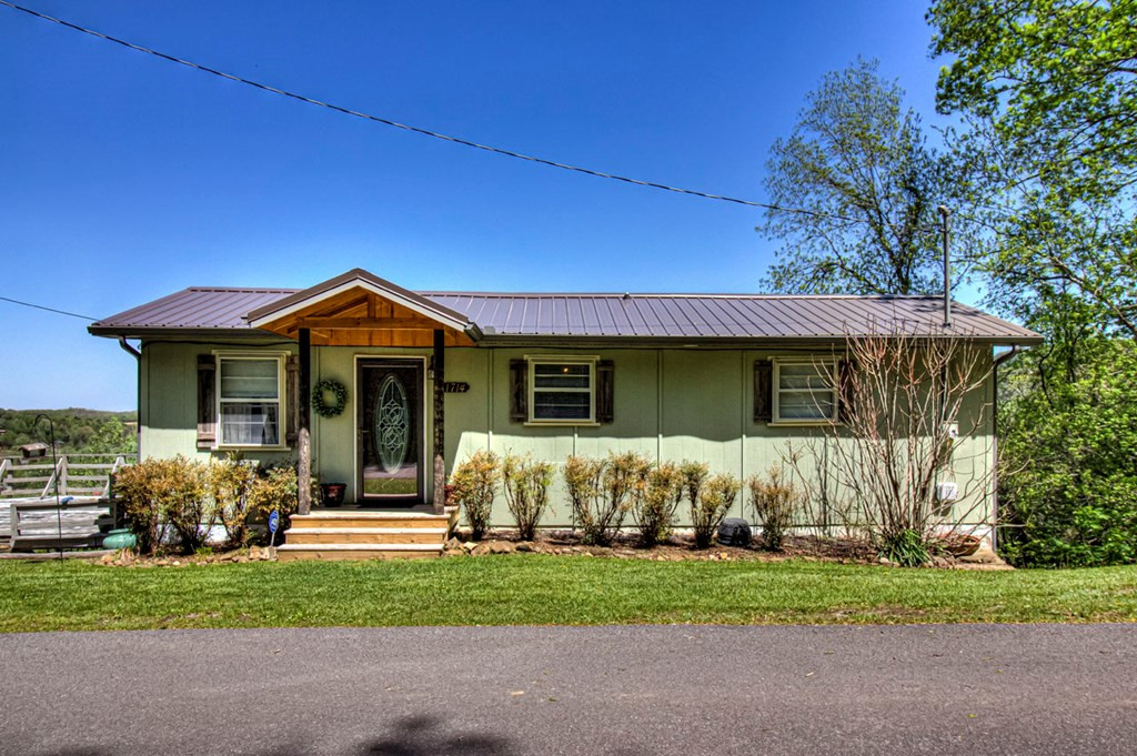 1714 Mountain Drive Drive