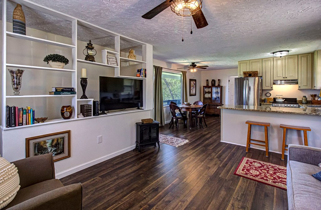 1714 Mountain Drive Drive